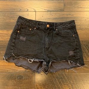 H&M black denim mid rise distressed shorts